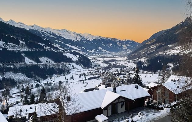 atemberaubende Aussicht über das Gasteinertal von der Loggia aus