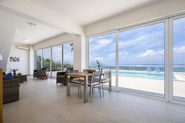 Kreta, Kokkino Chorio: Exotische Villa mit Panoramablick auf das Meer zu verkaufen