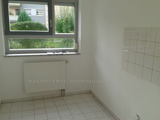 separate Küche mit Schiebetür