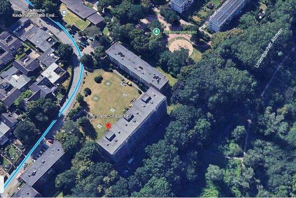 Zurückgesetzte Strassenlage