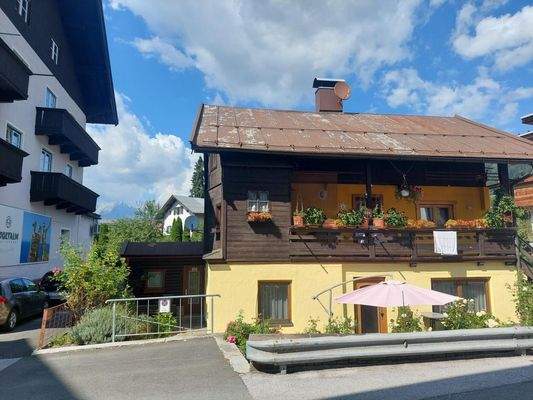 Bestandshaus mit 3 Wohnungen