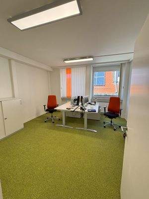 Büro_1.jpg