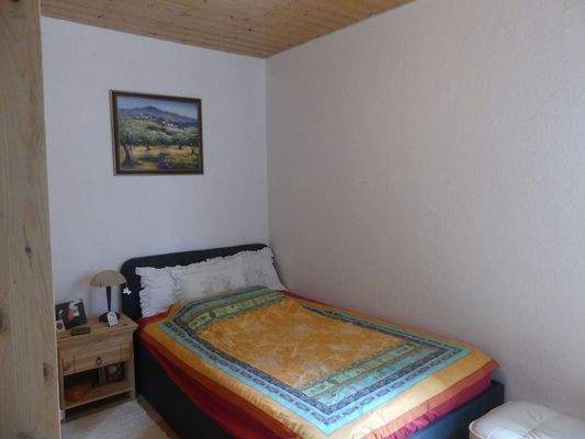 Schlafzimmer Erdgeschoss.JPG