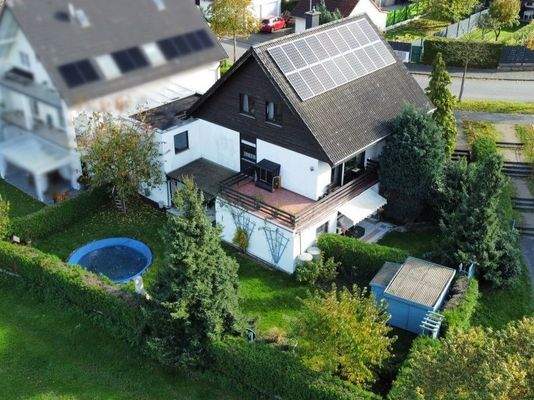 Großzügiges Zweifamilienhaus