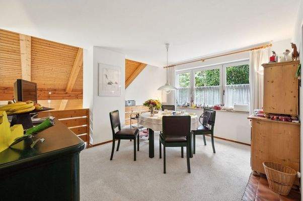 Galerie mit Essbereich