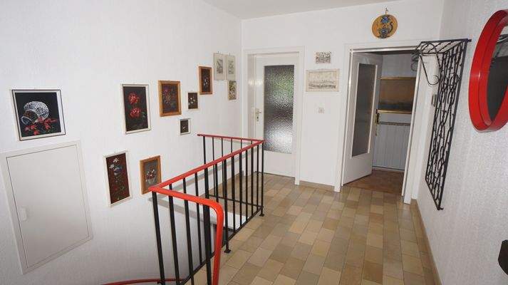 Hauseingang miot den beiden Wohnungstüren