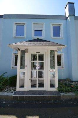 Objekteingang mit Anbau