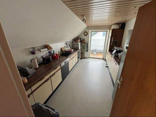 Küche DG mit Ausgang Balkon