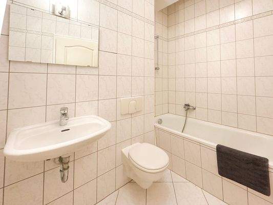 Badezimmer mit Wanne