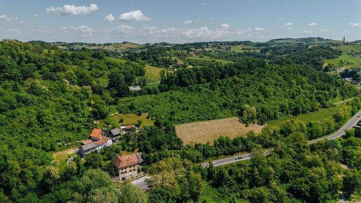 Luftansicht auf das Grundstück