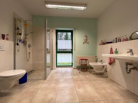 Badezimmer EG