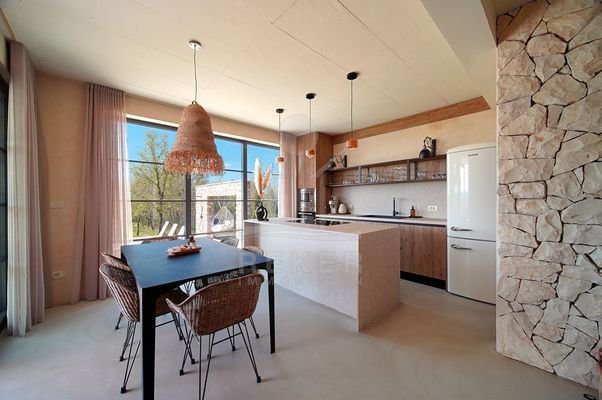 Einladendes Interieur mit natürlicher Eleganz