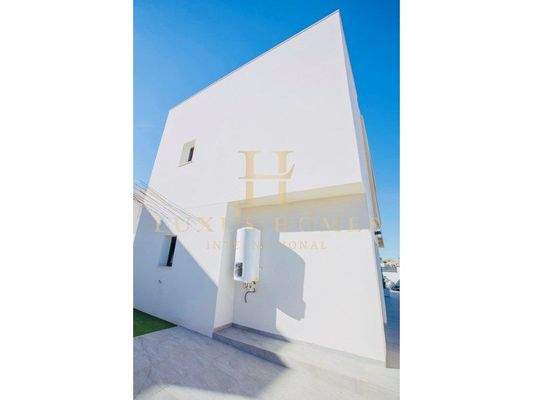 05C29EBB-56EF-409D-A1FD-C573BF6EB024