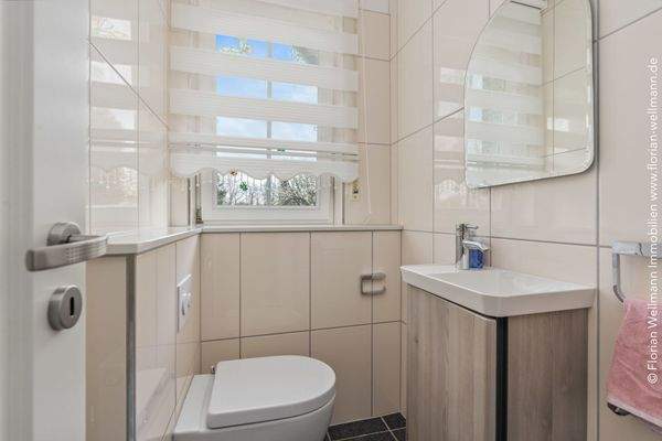 2,08 m² saniertes Gäste-WC im Erdgeschoss