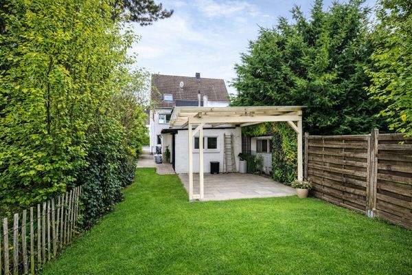 Überdachte Terrasse / Garten