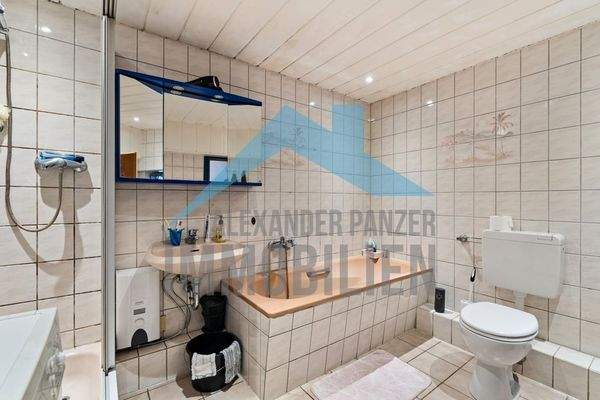 Wohnung rechts - Dachgeschoss