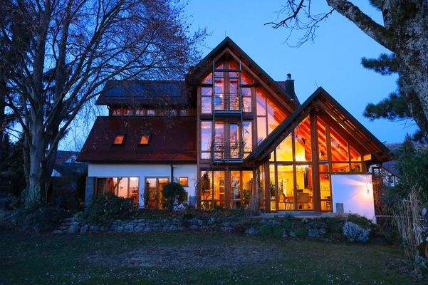 Ansicht bei Dämmerung