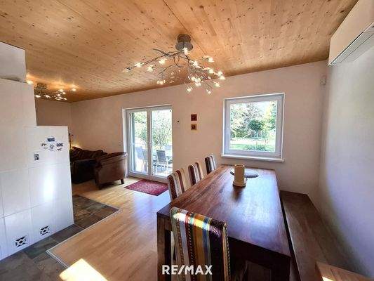 Blick übers Esszimmer