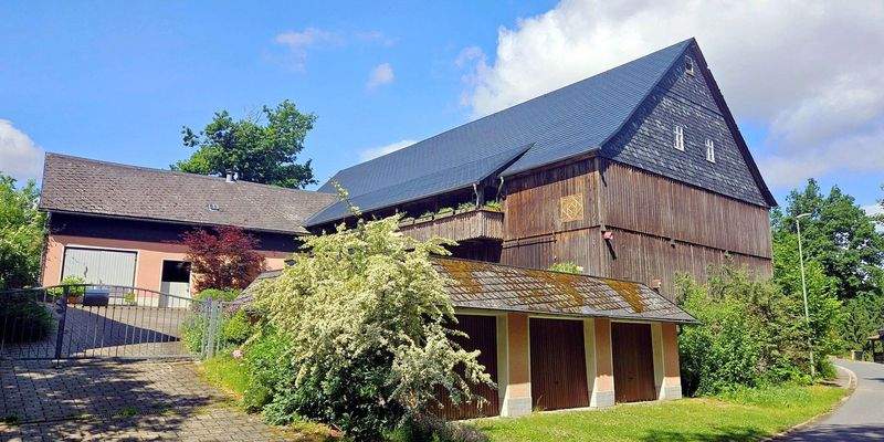 Scheune Osten u. Garagen