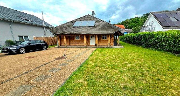 Viel Platz vor dem Haus