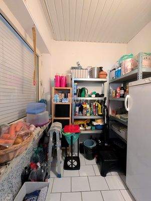 Praktischer Abstellraum an der Küche