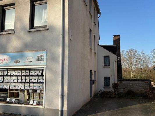 Hauseingang zum innenliegenden Treppenhaus