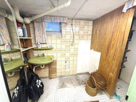 Hauswirtschaftsraum im KG