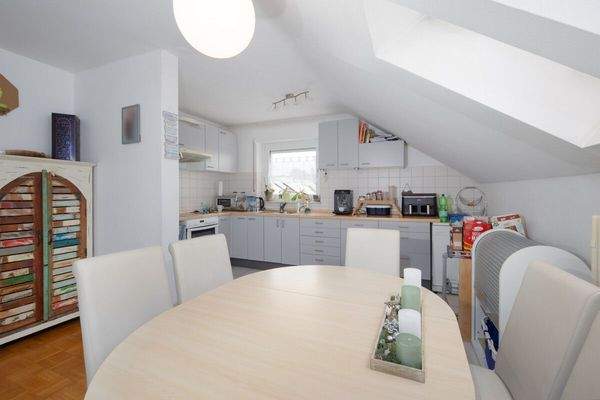 Essbereich und Küche DG Whg. links