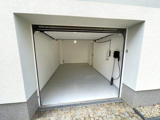 Garage mit Wall Box 