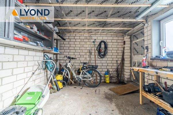 LYD 4617 - 41 Garage