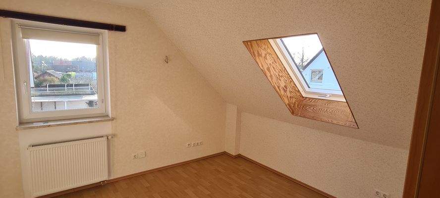 Schlaf-oder Arbeitszimmer OG