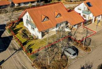 Blick über Drohne vom 2 Fam. Haus 