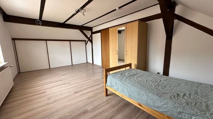 Schlafzimmer DG