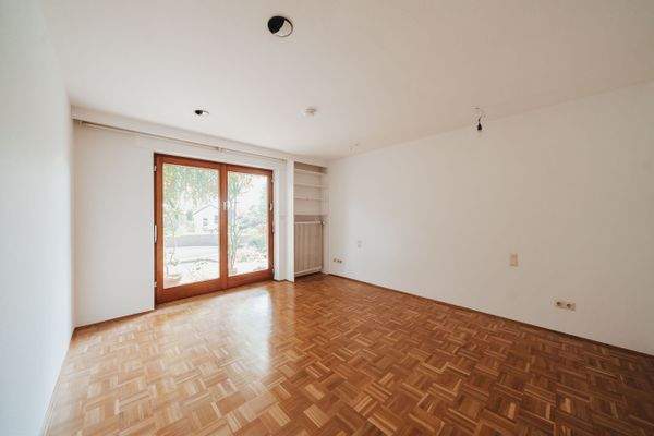 Räumlichkeiten Erdgeschoß-Schlafzimmer2.3