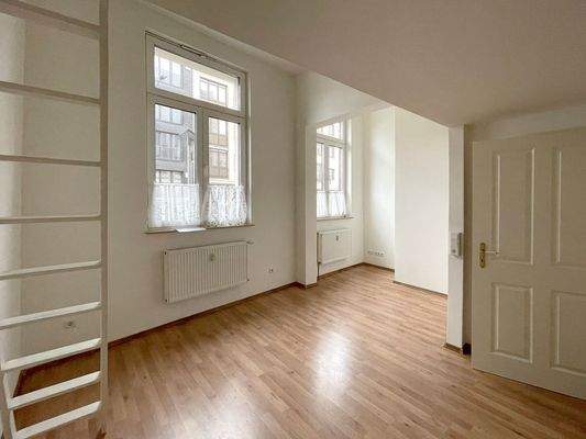 EG re Blick aus der Kochnische