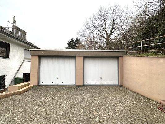… die beiden Garagen