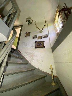 44 Aufgang zum 1. Obergeschoss.jpg