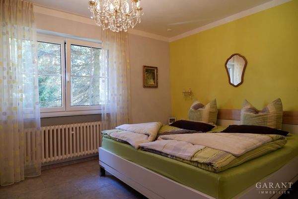 Schlafzimmer-1-Hauptwohnung