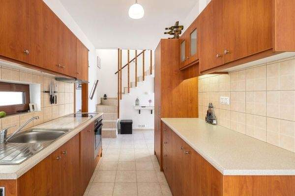 Kreta, Ag. Paraskevi: Tolle Wohnung in schöner Anlage mit Meerblick zu verkaufen