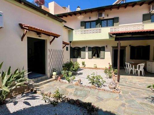 Kreta, Neapoli: Stadthaus mit Garten und Terrasse zu verkaufen