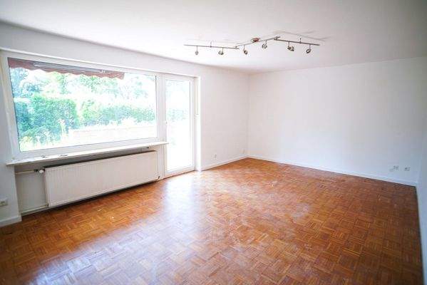 Wohnzimmer in Erdgeschoss mit Terrasse und Zugang 