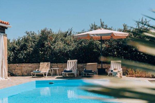 Kreta, Roumeli: Wunderschöne Villa auf dem Land