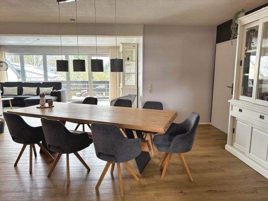 Wohn-/ Essbereich mit ca. 51 m²