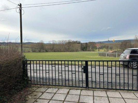 Blick vom Grundstück