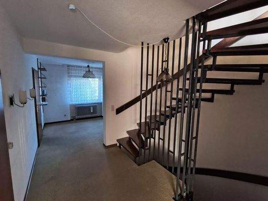 Treppenhaus EG Richtung EssZi