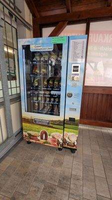 Einkaufsmarkt Wurstautomat