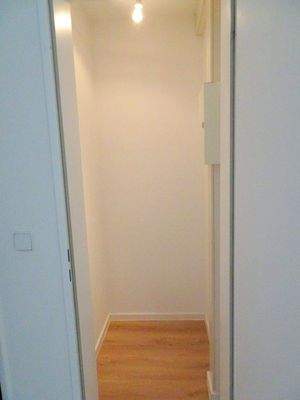 Praktische Kammer für zusätzlichen Stauraum