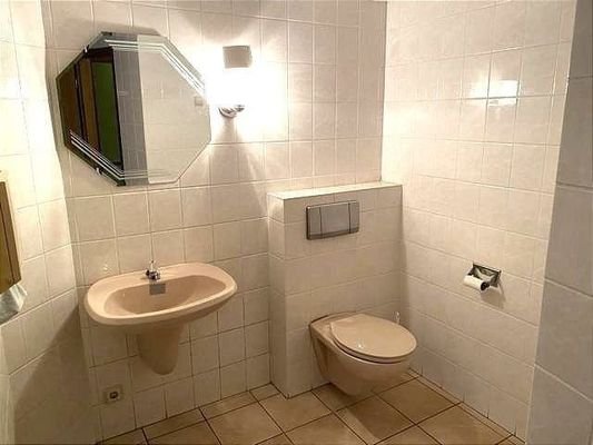 Toilette im EG