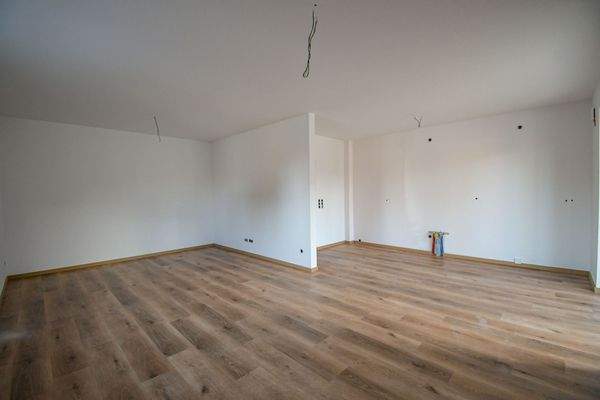 Wohn- und Esszimmer / Küche