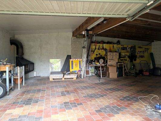 Garage mit Kamin